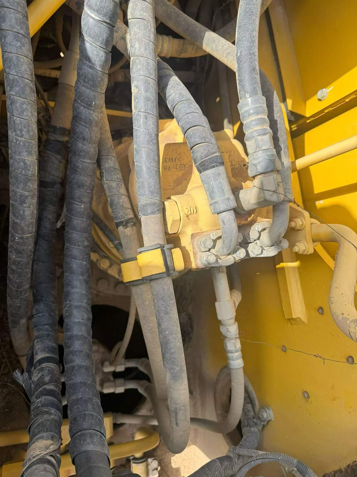 Buy Komatsu PC200 Used Excavator / 4