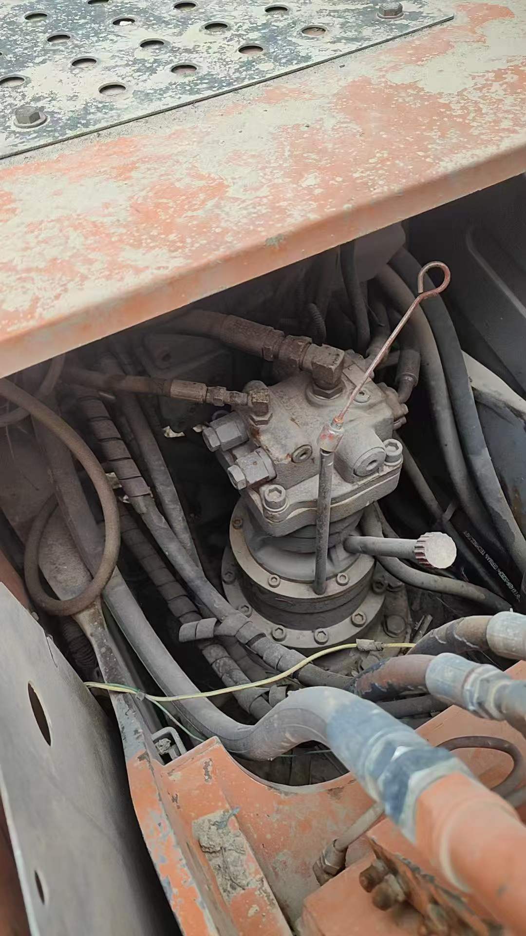 Купить Подержанный Экскаватор Hitachi EX120-6 / 7