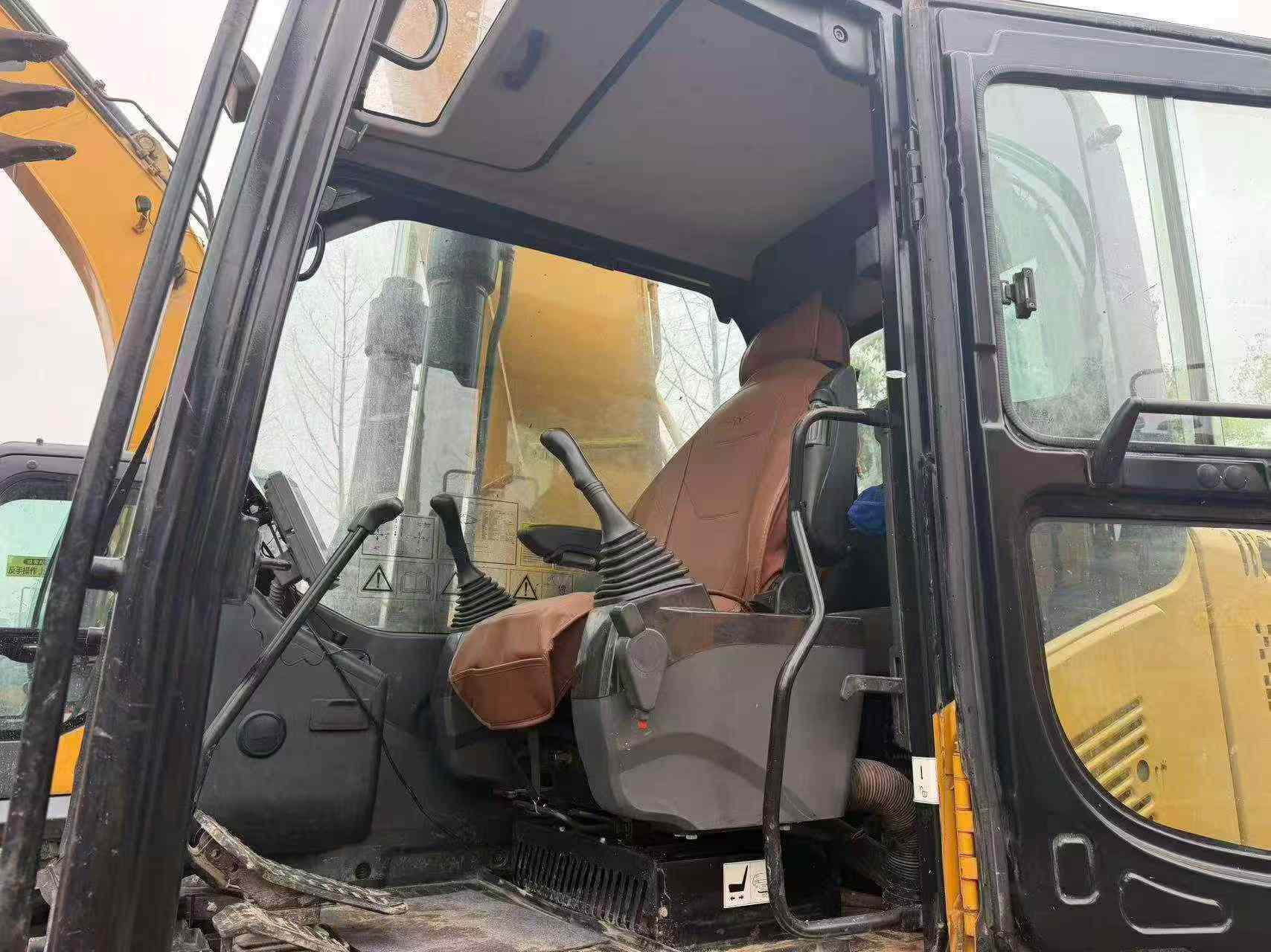 Buy Sany SY205C Used Excavator / 4