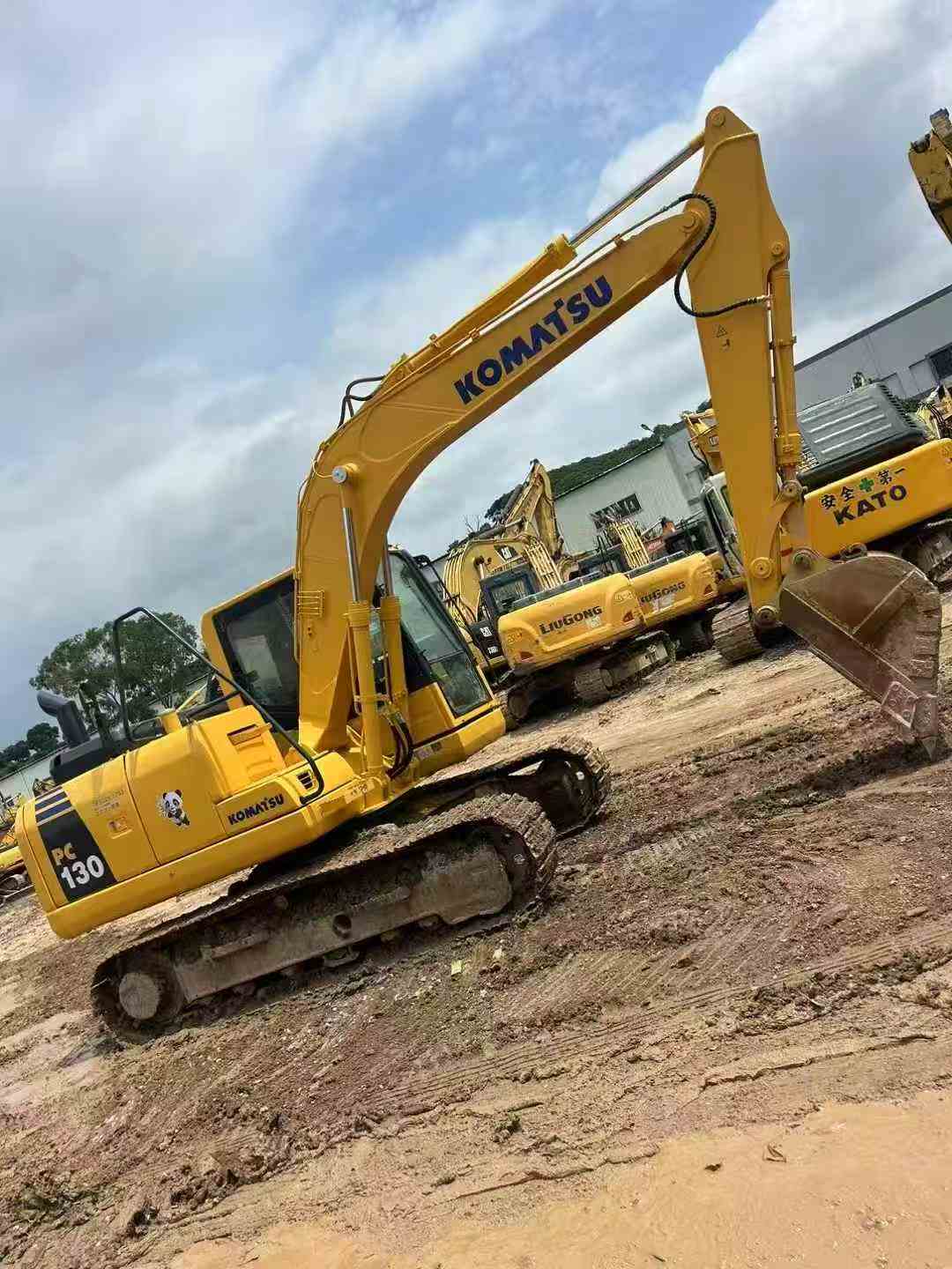 شراء حفارة Komatsu PC110-7 مستعملة / 3