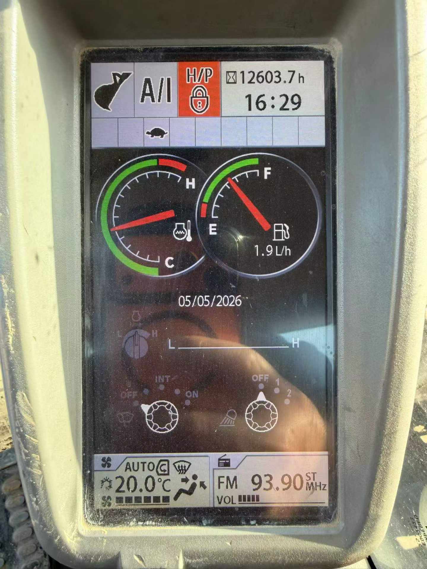 Buy Hitachi ZX200-5G Used Excavator / 7