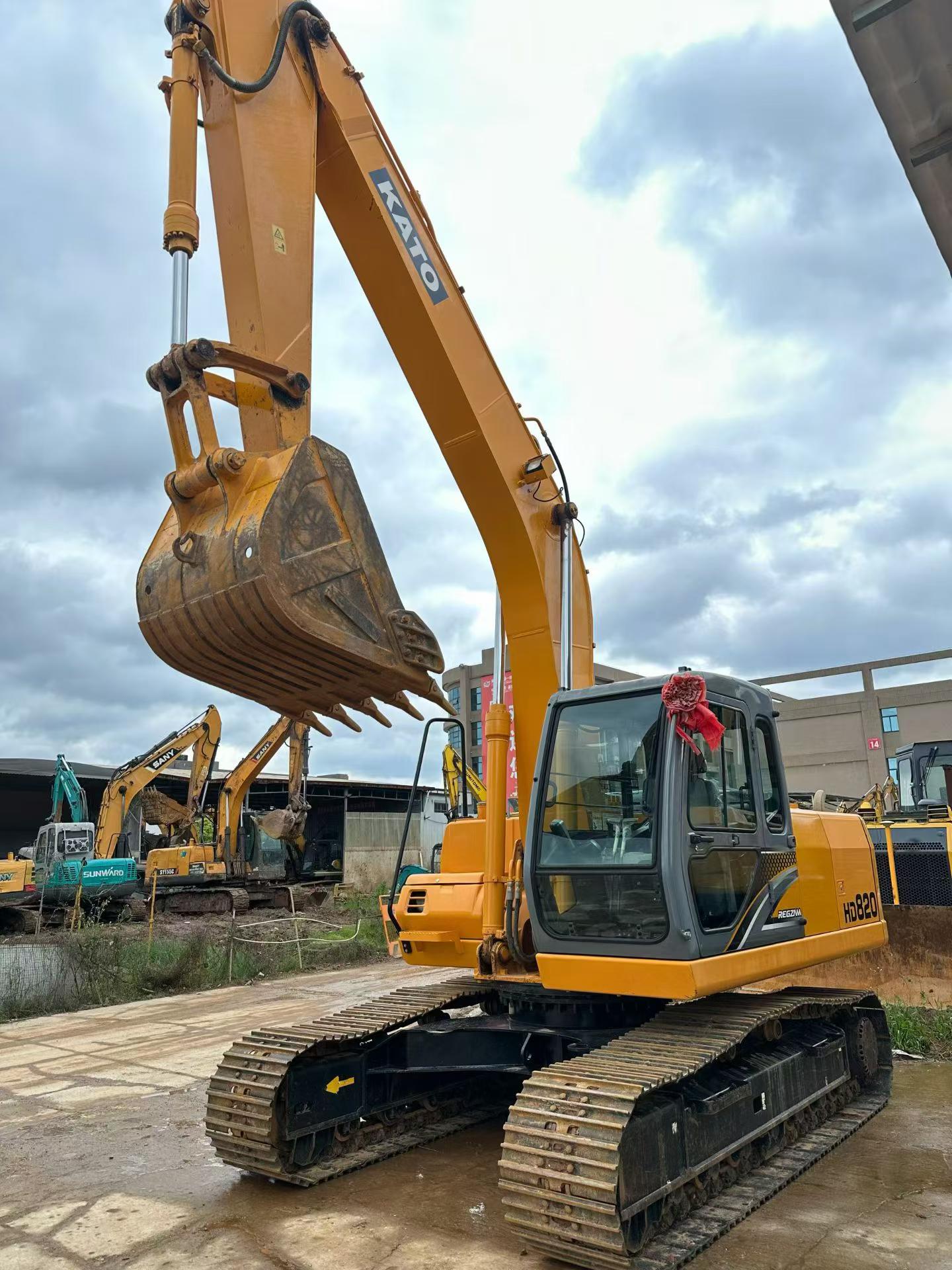 Buy Kato HD820 Used Excavator / 6