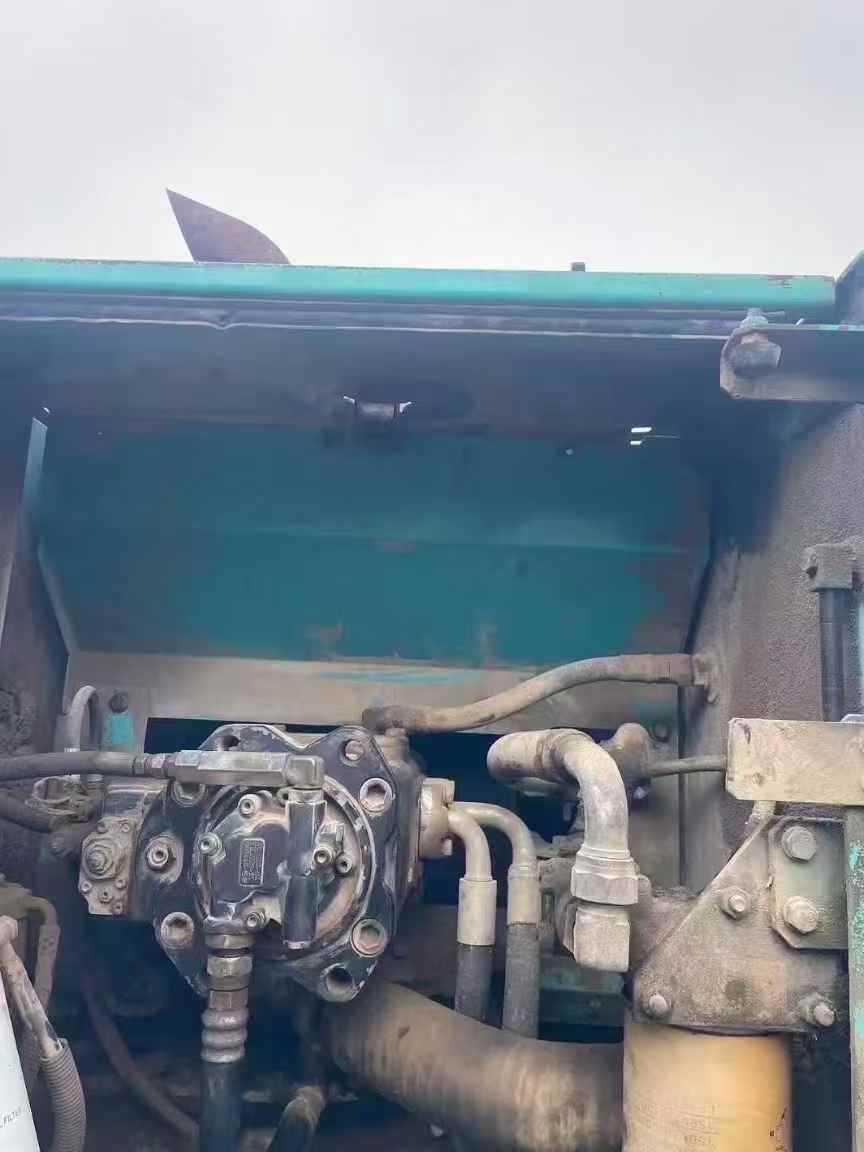 Buy Kobelco SK200-11 Used Excavator / 6