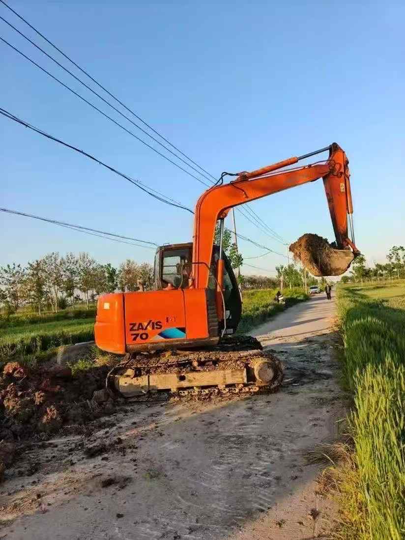 Buy Hitachi EX70 Used Excavator / 4