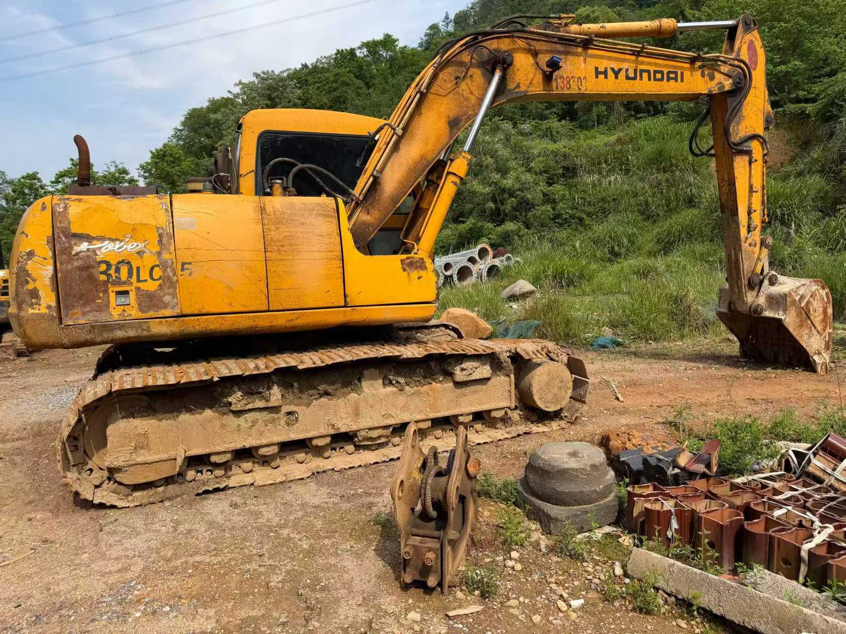 Buy Hyundai R130-5 Used Excavator / 3