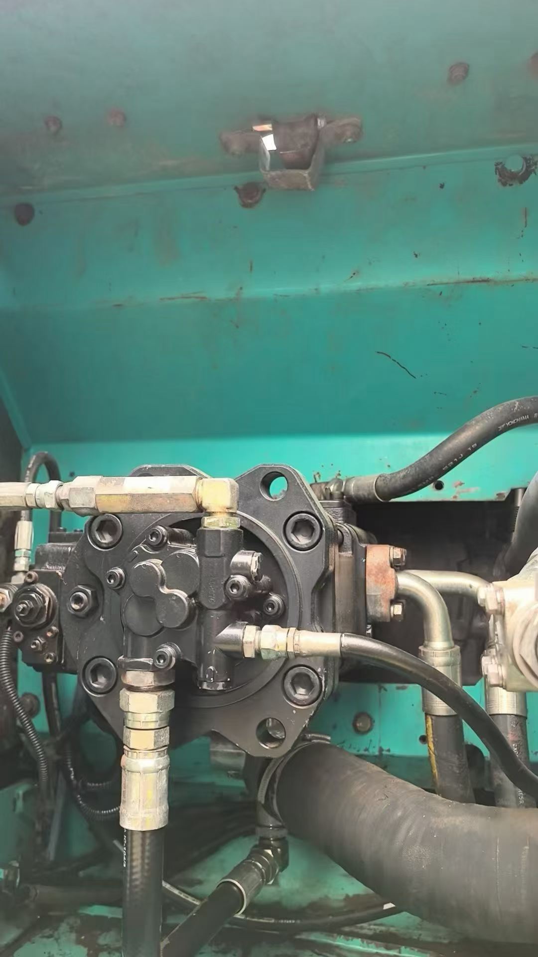 Buy Kobelco SK200-2 Used Excavator / 9