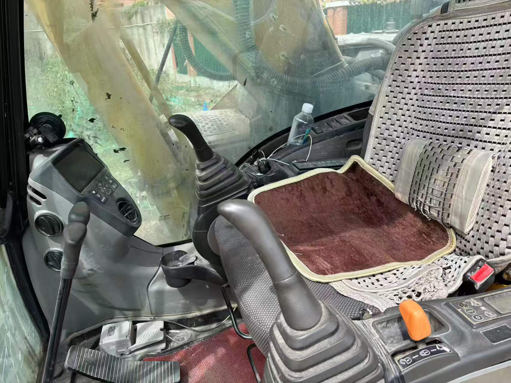 شراء حفارة Sumitomo SH210-6 مستعملة / 6