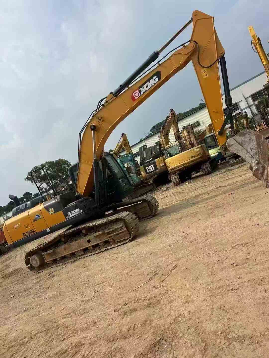 Buy XCMG XE205DA Used Excavator / 3