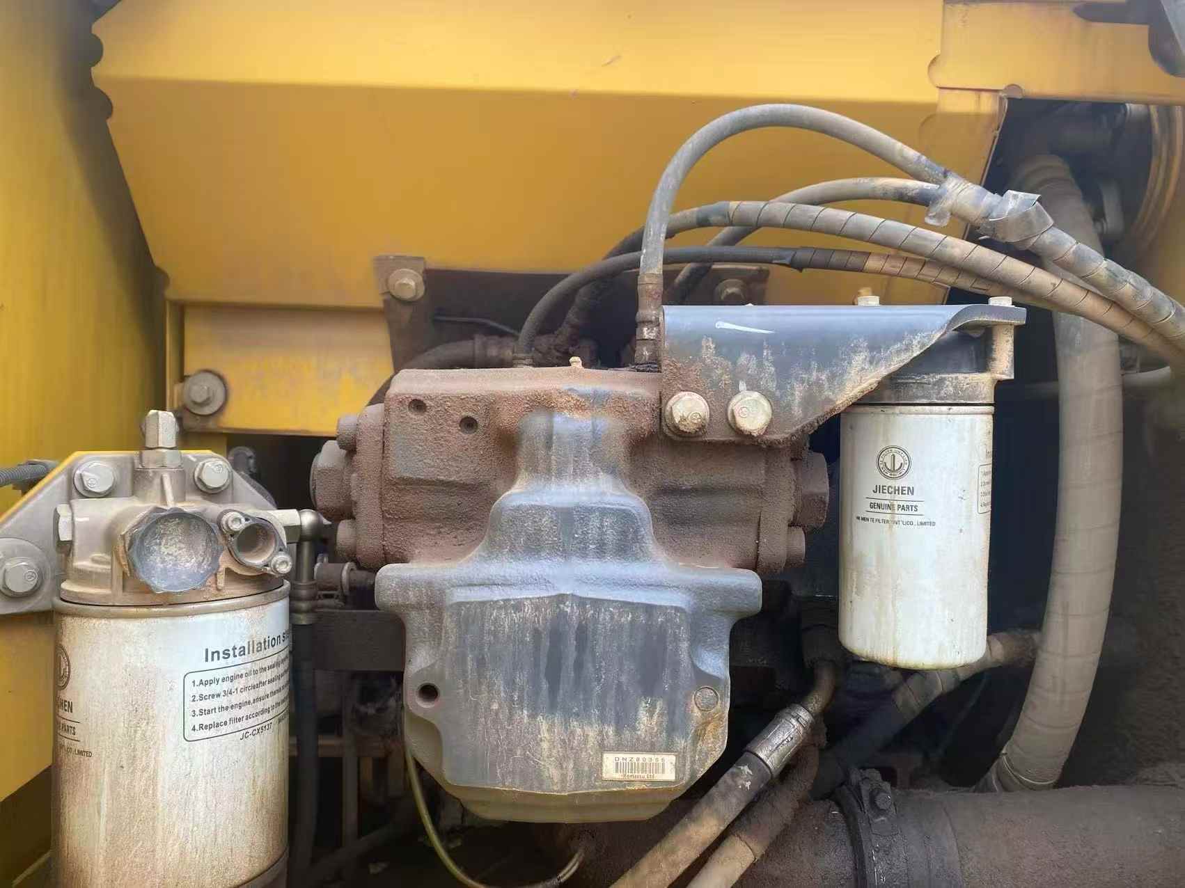Buy Komatsu PC200-8 Used Excavator / 6