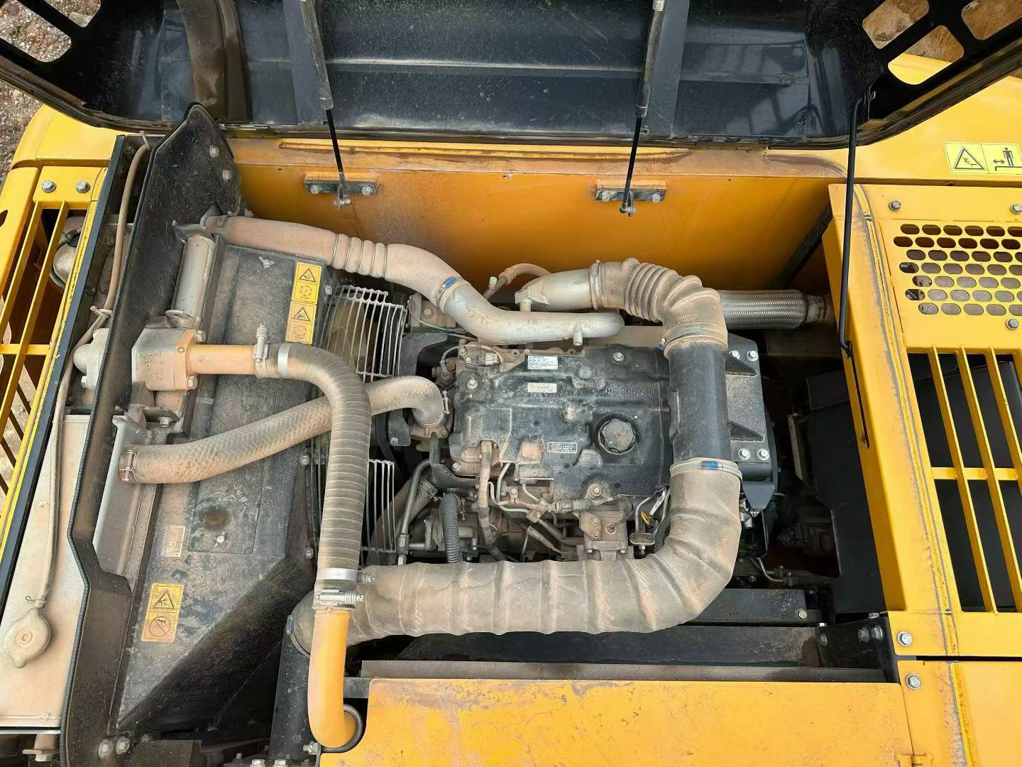 Buy Kato HD820 Used Excavator / 4