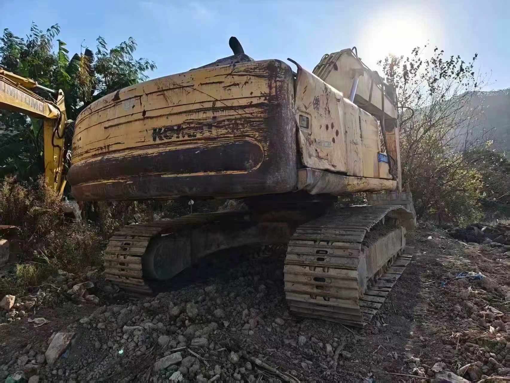 Buy Komatsu PC200-6 Used Excavator / 8