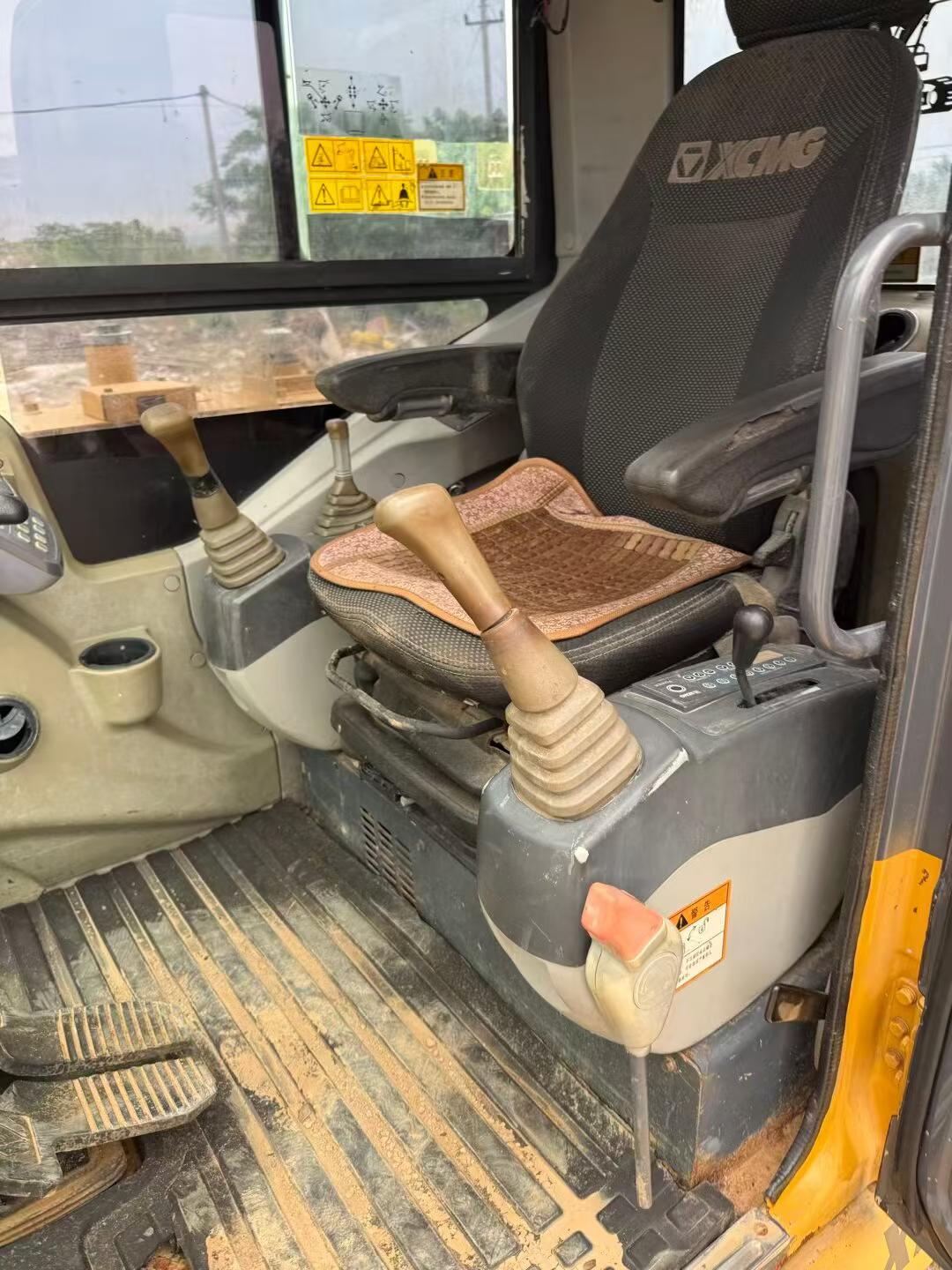 Buy XCMG XE60 Used Excavator / 5