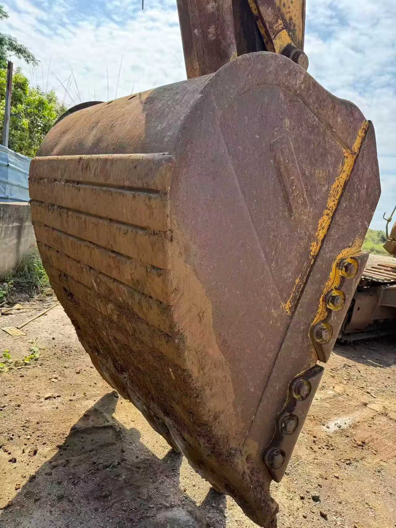 Buy Komatsu PC460LC-8 Used Excavator / 4
