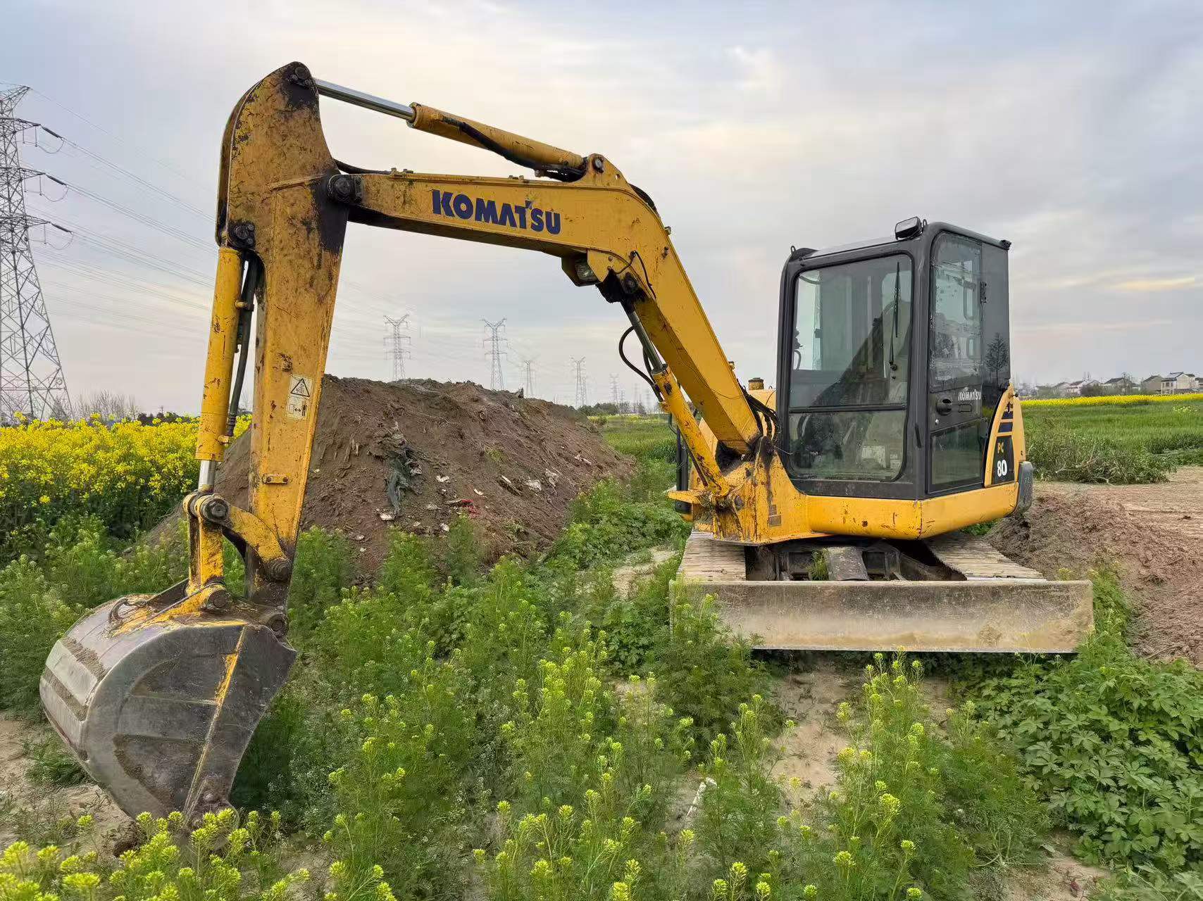 Buy Komatsu PC56-7 Used Excavator / 6