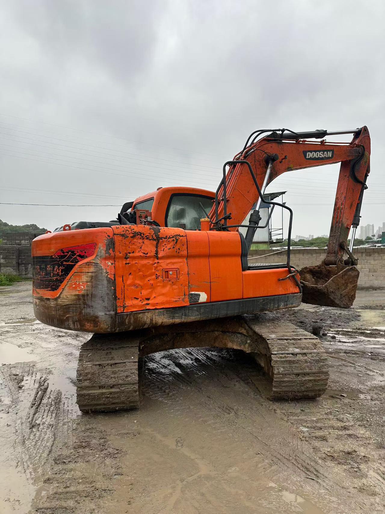 Buy Doosan S130W-3 Used Excavator / 2