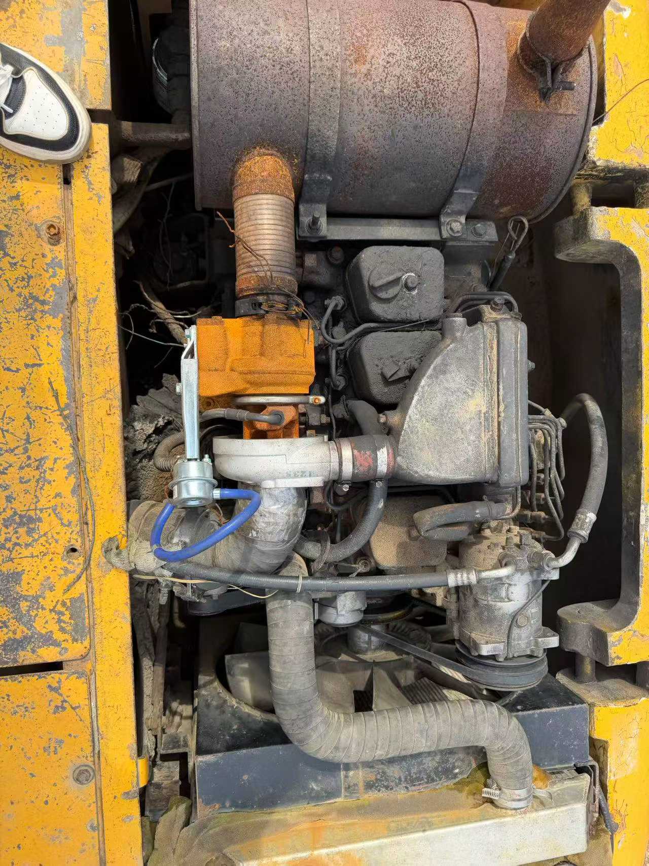 Buy Hyundai R130-5 Used Excavator / 4