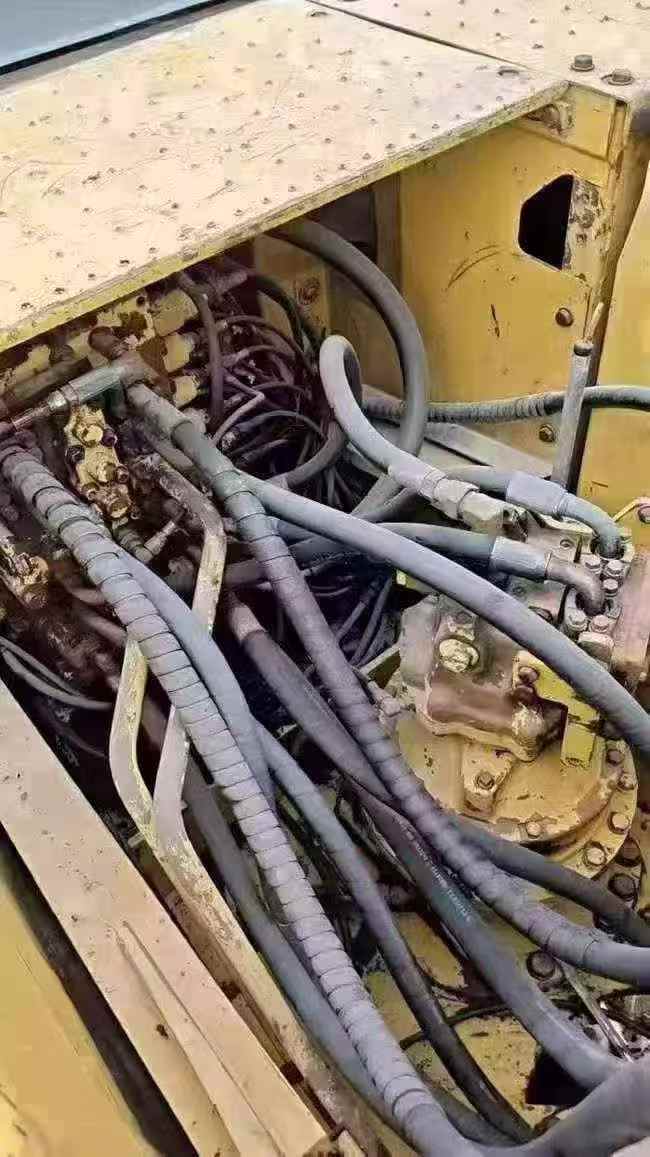 Buy Komatsu PC200-8 Used Excavator / 6