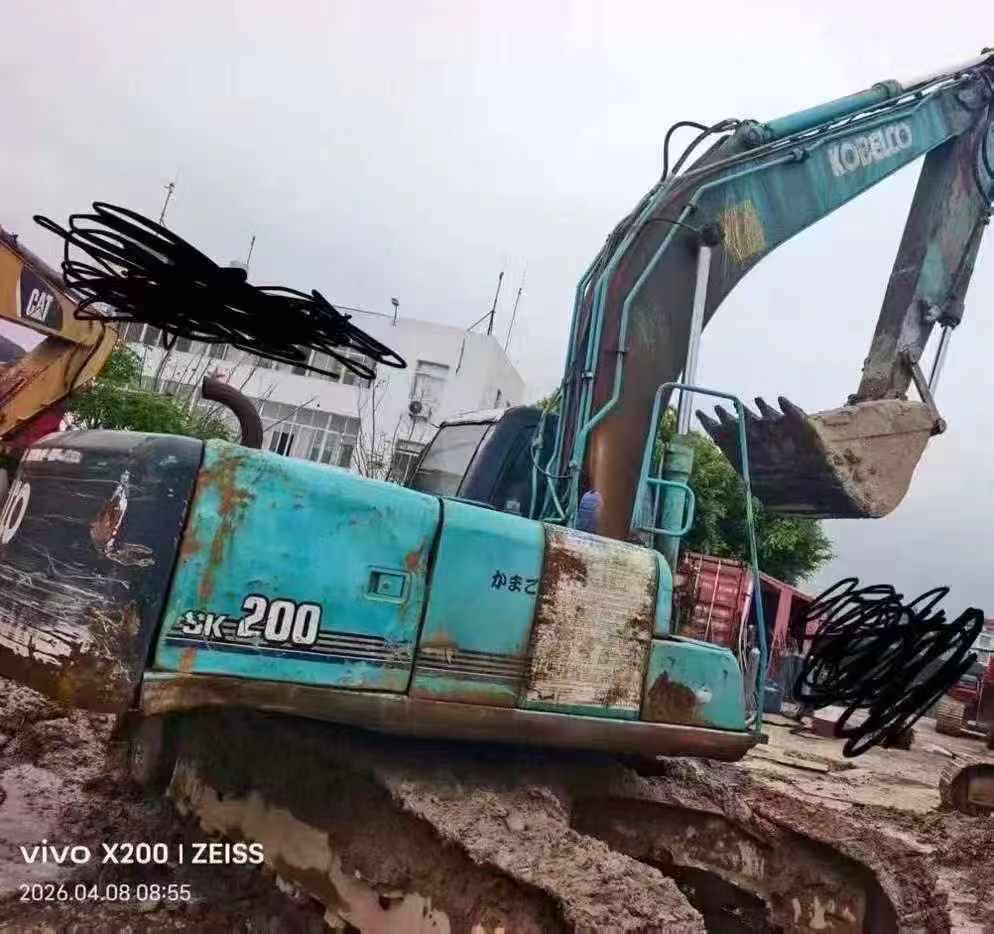 Buy Kobelco SK200 Used Excavator / 3