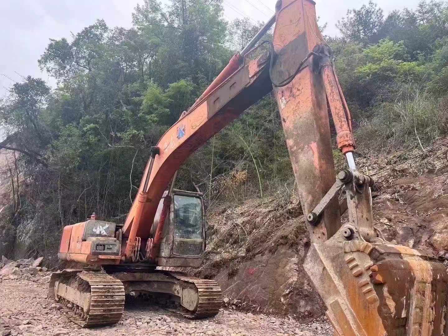 Buy Hitachi ZX200-6 Used Excavator / 4