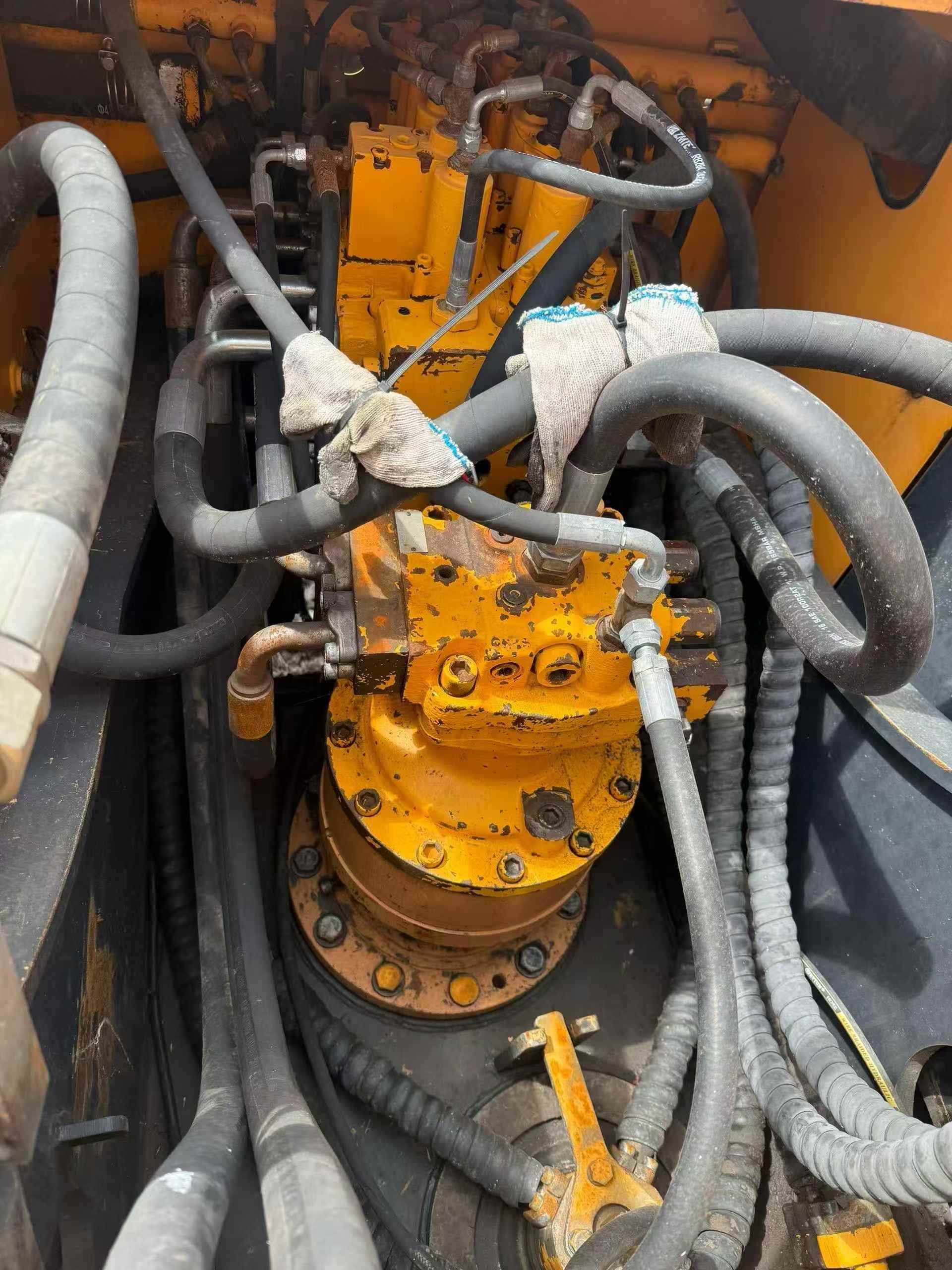 Buy Hyundai R215-7 Used Excavator / 4