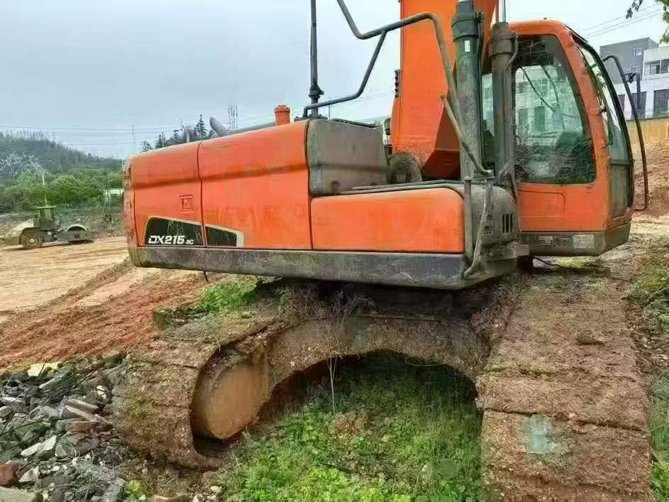 Buy Doosan DX215-9C Used Excavator / 4