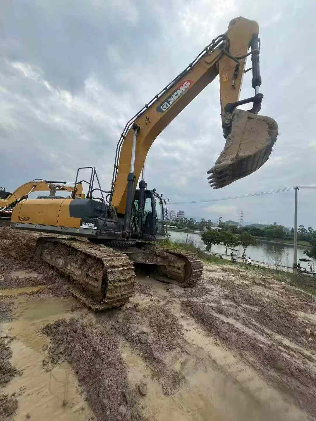Buy XCMG XE400T Used Excavator / 4