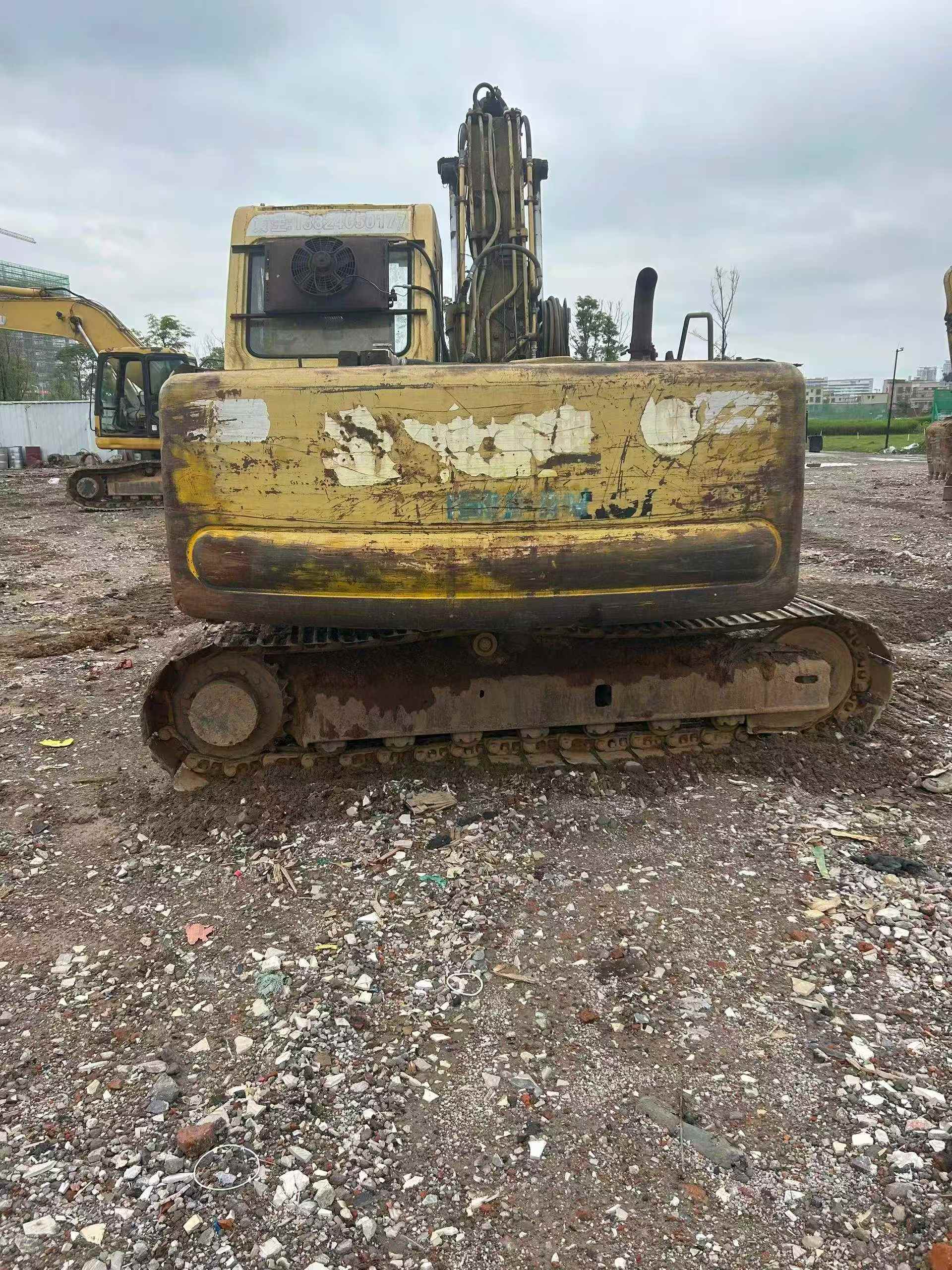 Buy Komatsu PC120-6 Used Excavator / 3