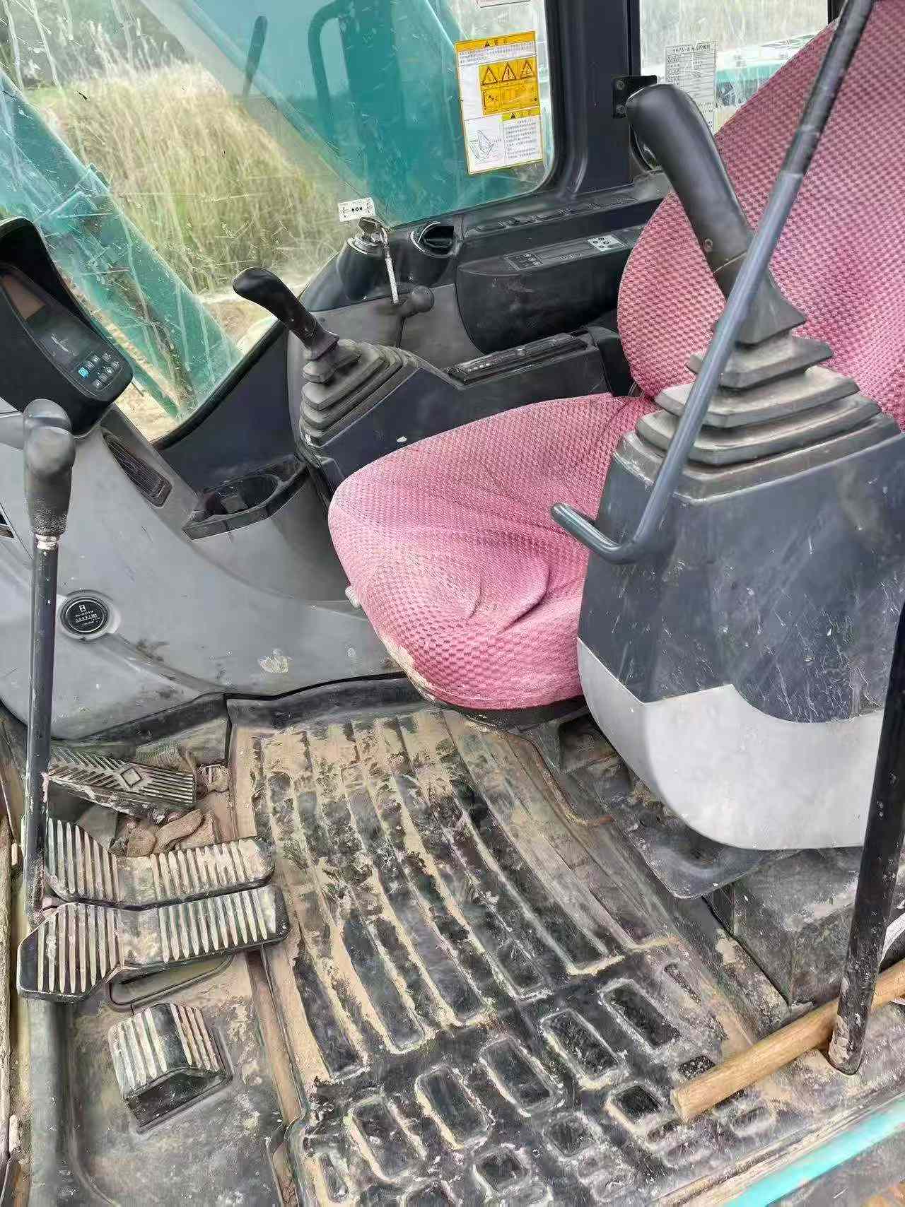 Buy Kobelco SK210 Used Excavator / 6