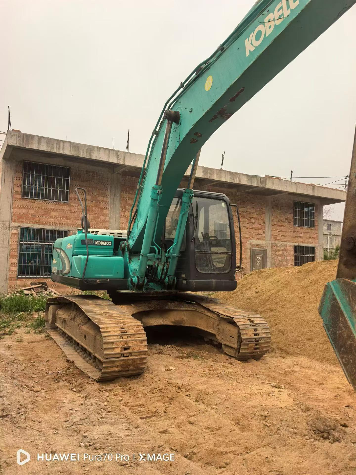 Buy Kobelco SK200-2 Used Excavator / 8