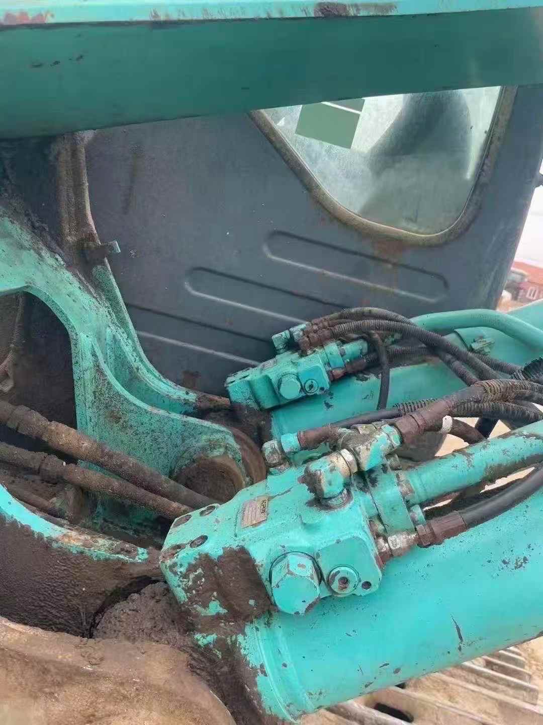 Buy Kobelco SK200-11 Used Excavator / 8