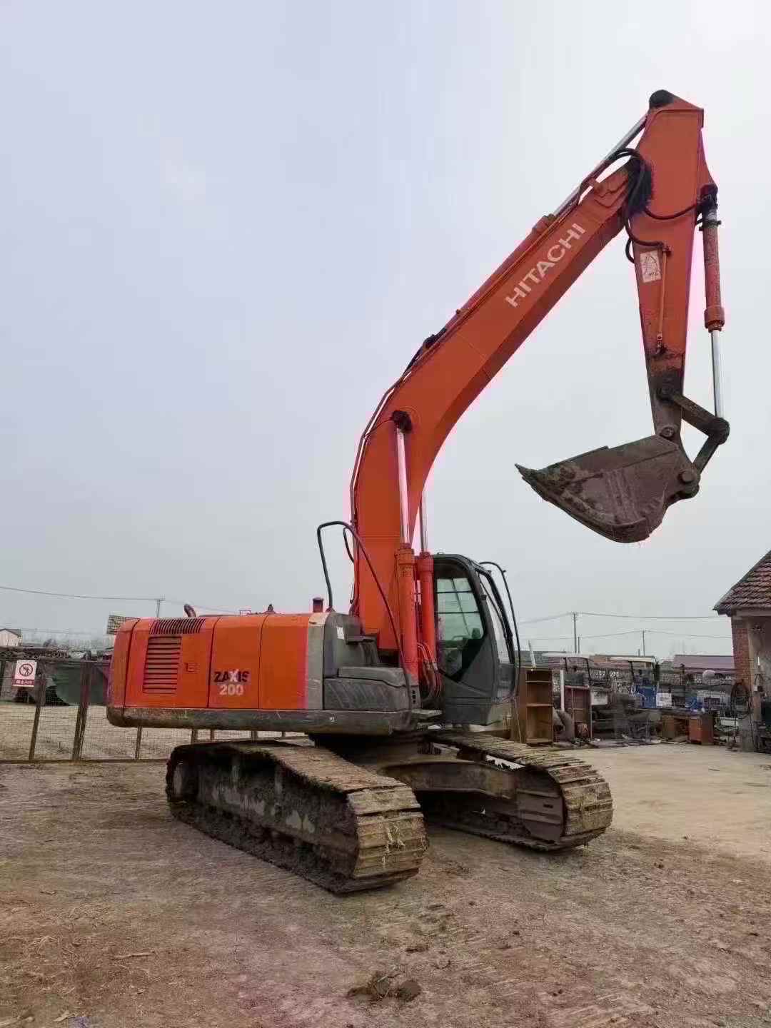 Buy Hitachi EX200-3 Used Excavator / 3