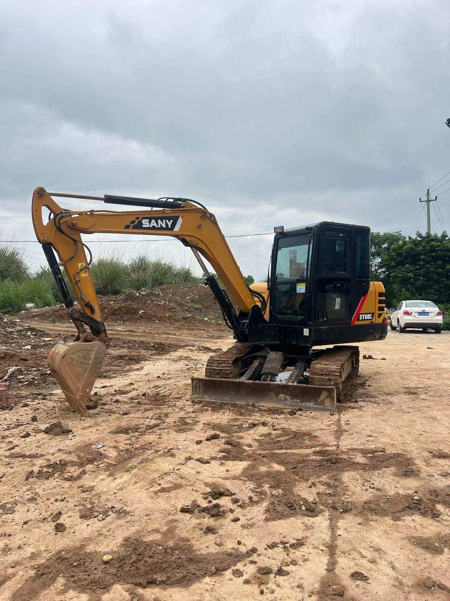 Comprar Sany SY55 Usado Escavadeira