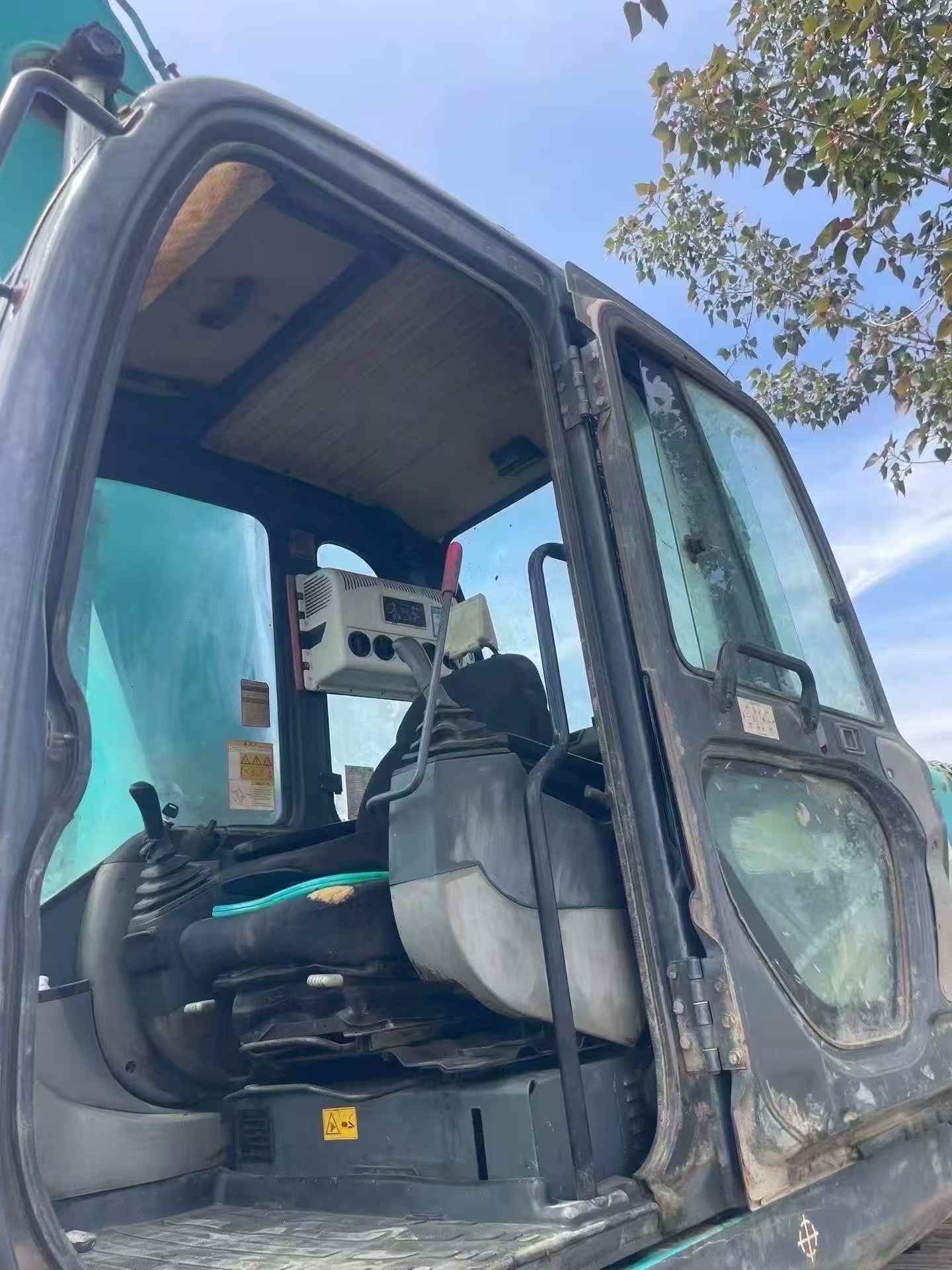 Buy Kobelco SK260 Used Excavator / 3