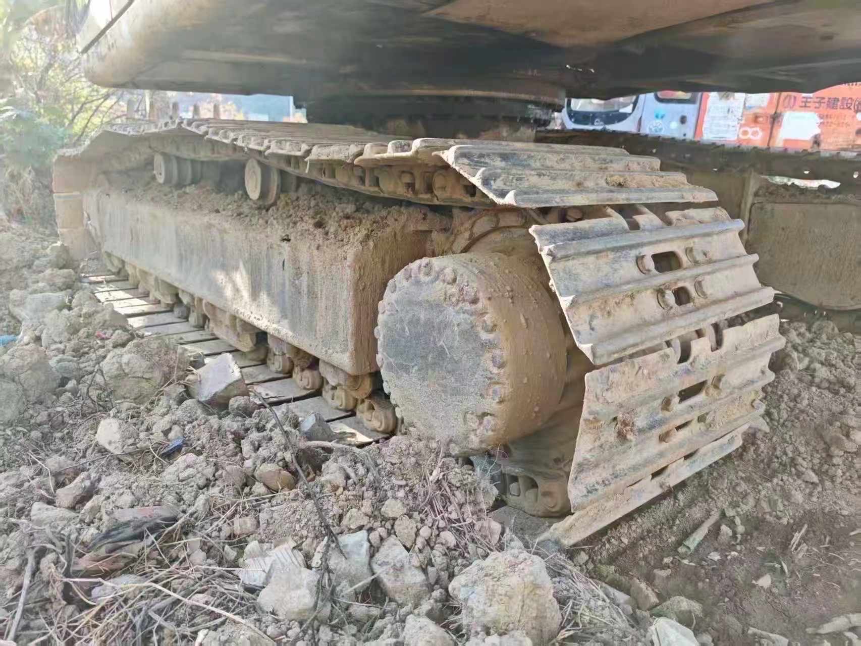 Buy Komatsu PC200-6 Used Excavator / 4