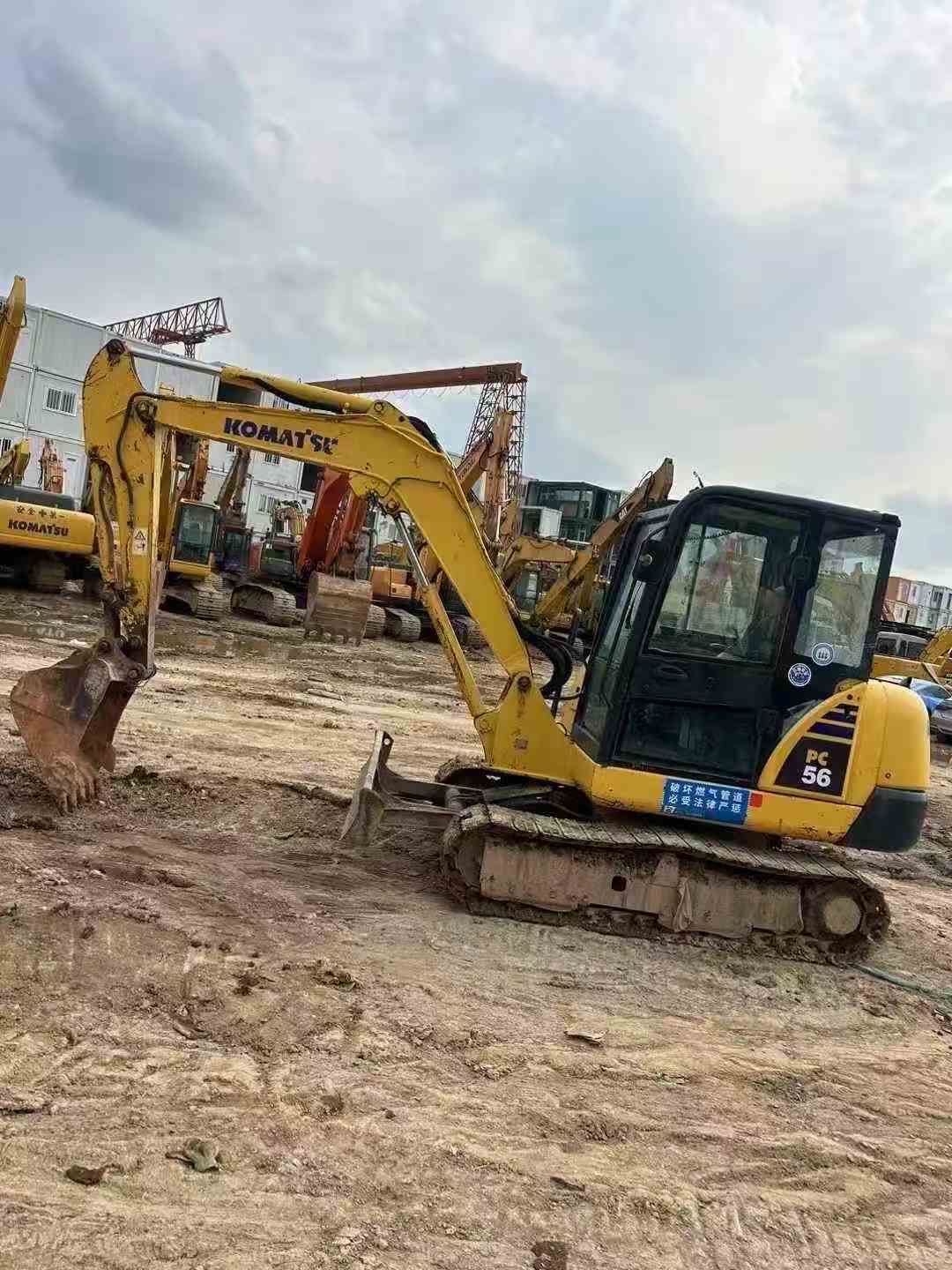 Compre Excavadora Komatsu PC56-7 Usada / 2