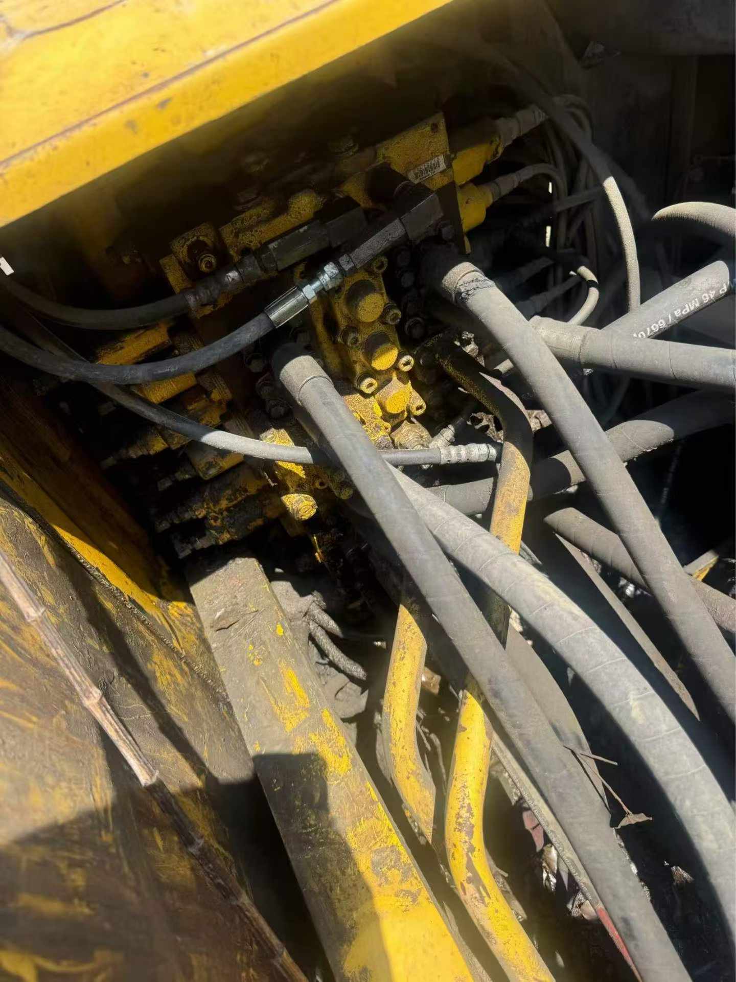 Buy Komatsu PC200-7 Used Excavator / 3