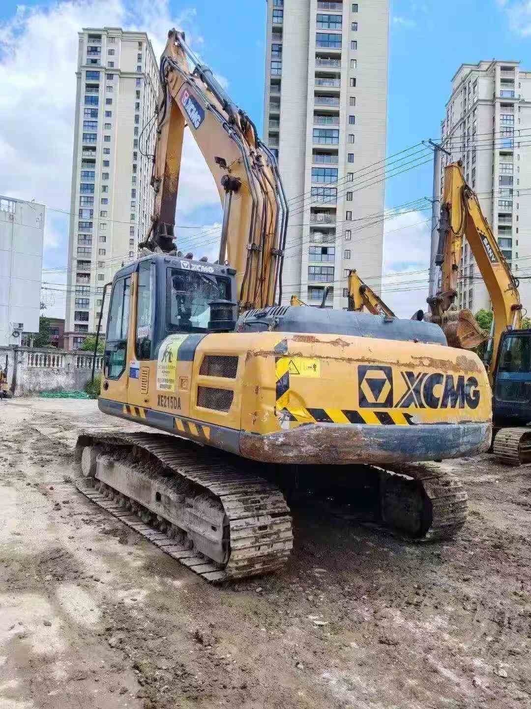 Buy XCMG XE215D Used Excavator / 4