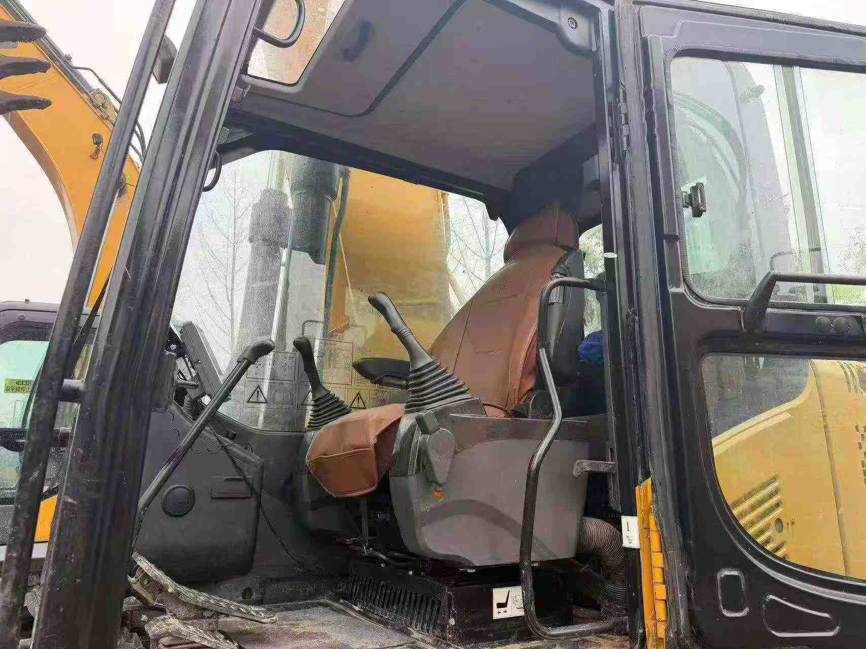 Buy Sany SY205C Used Excavator / 4