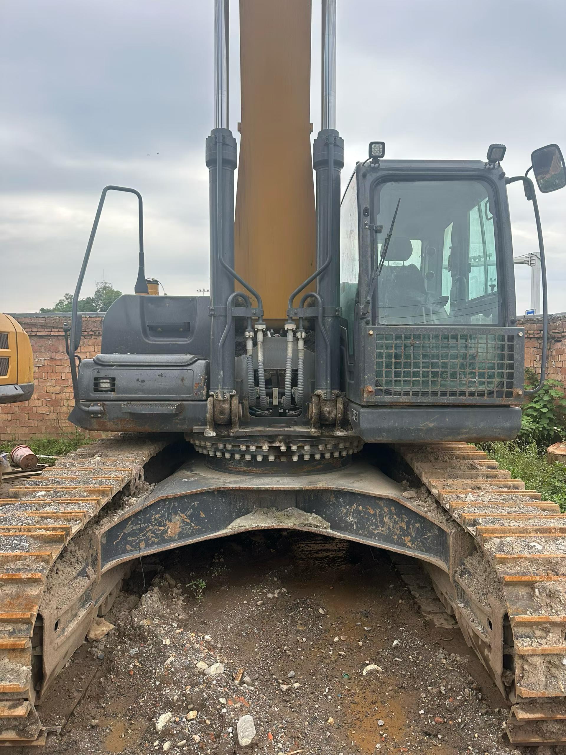 Buy XCMG XE380K Used Excavator / 2