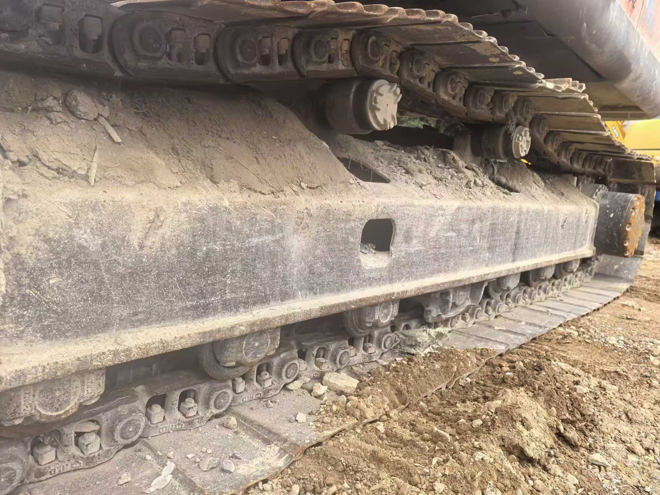 Buy Hitachi EX200-3 Used Excavator / 9