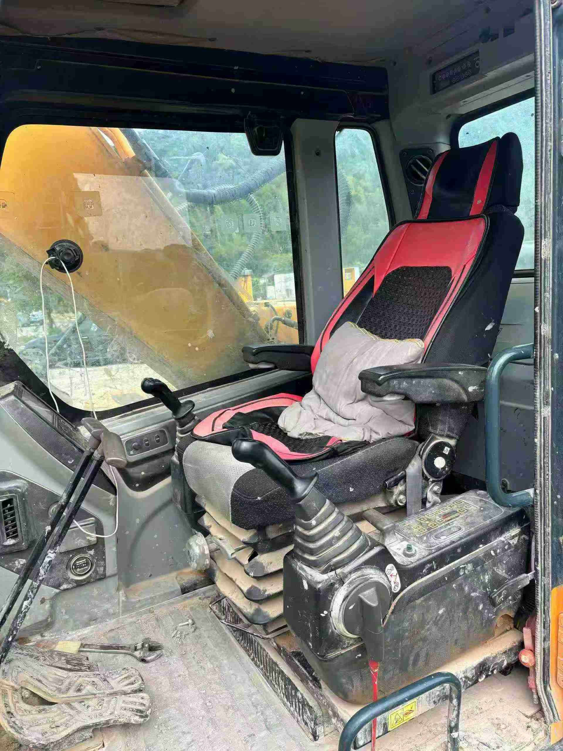 Buy Hyundai R215-7 Used Excavator / 6