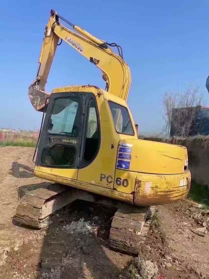 Buy Komatsu PC60-7 Used Excavator / 2