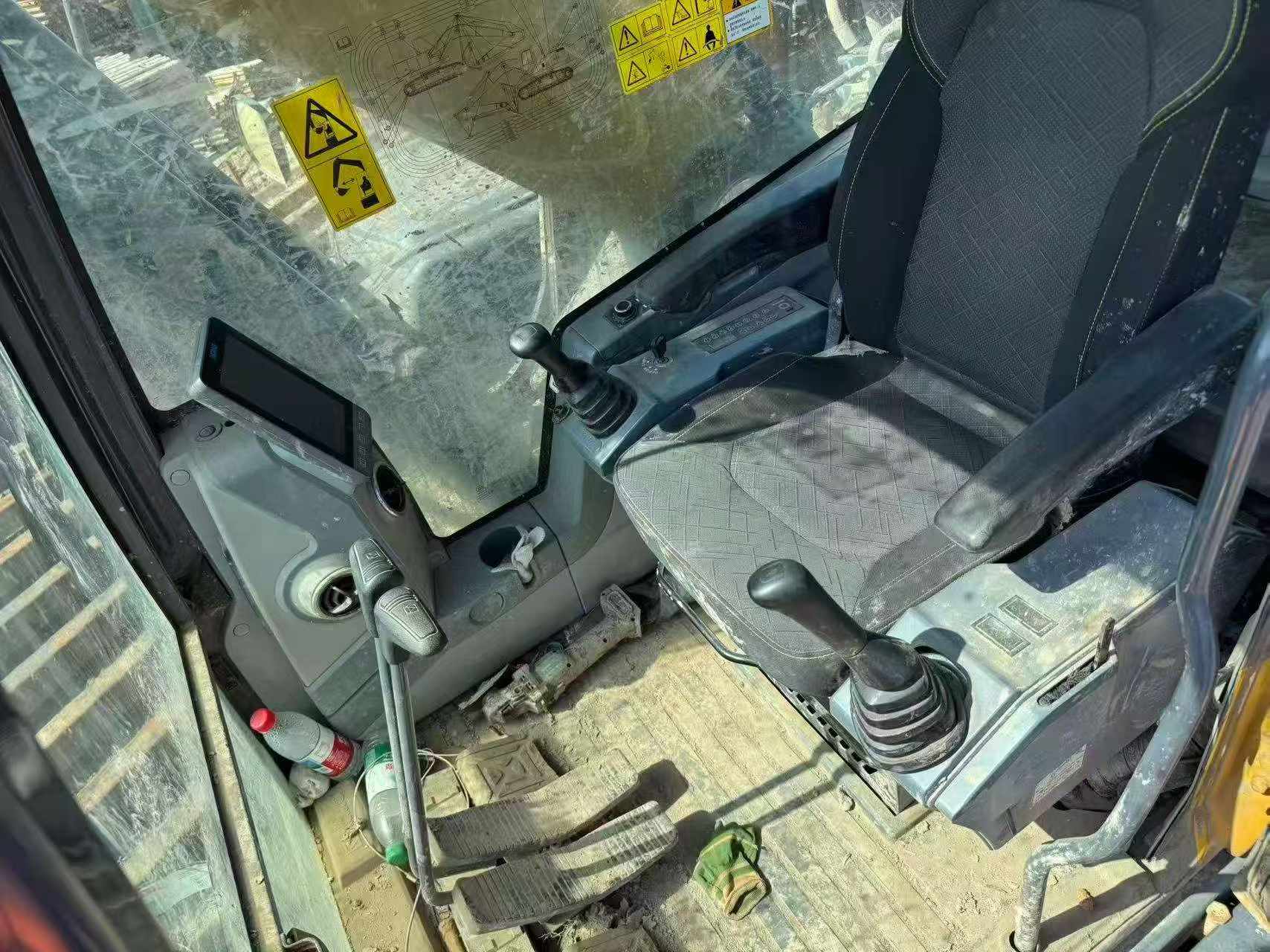 Buy XCMG XE220SL Used Excavator / 8