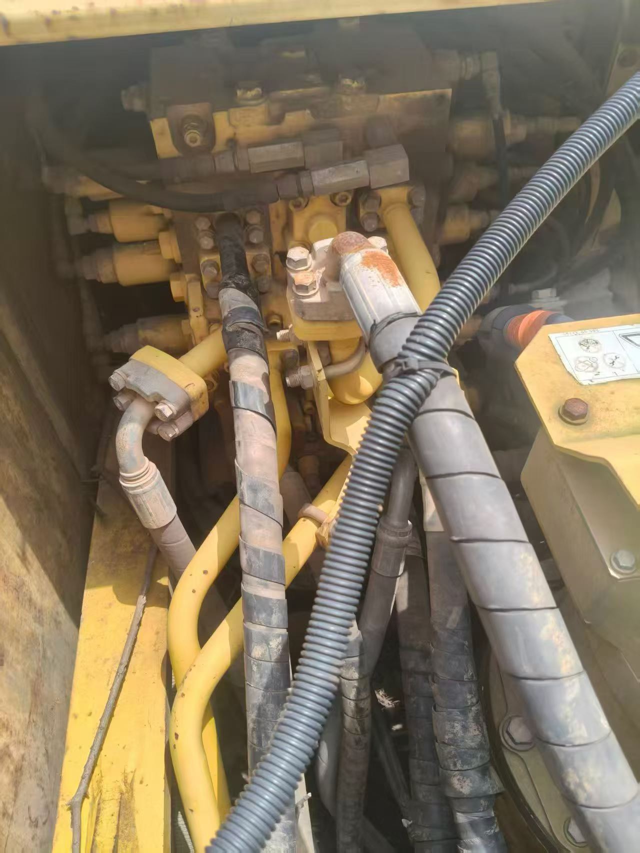Buy Komatsu HB215LC-1 Used Excavator / 5
