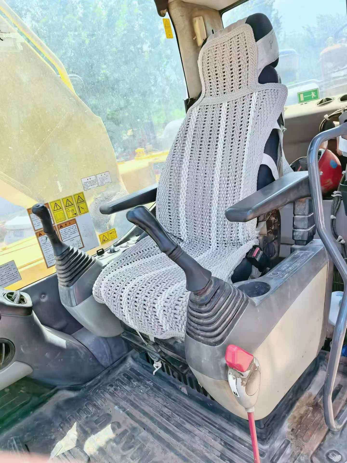 Buy Komatsu PC220-8 Used Excavator / 8