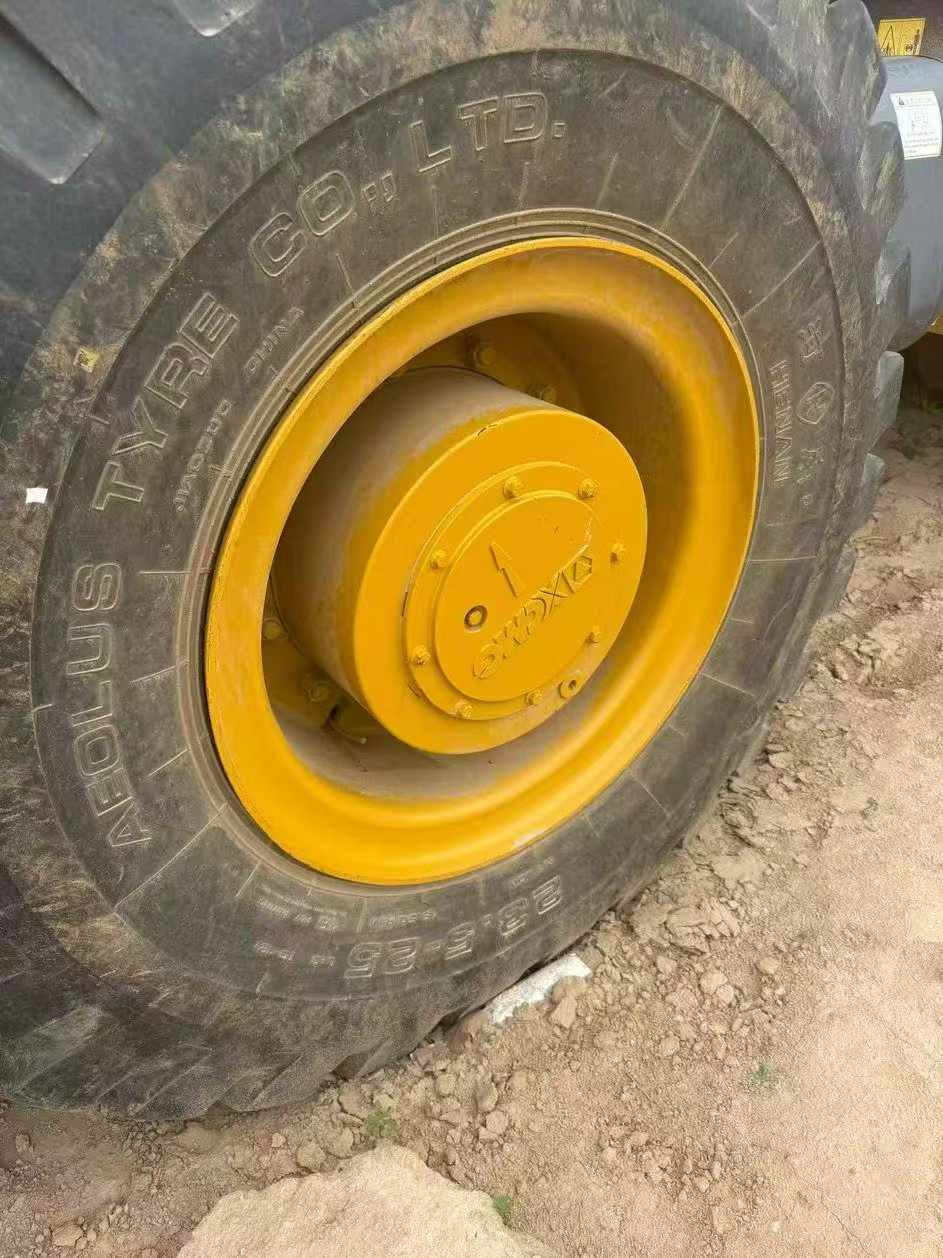 Compre Excavadora XCMG XE2000 Usada / 8