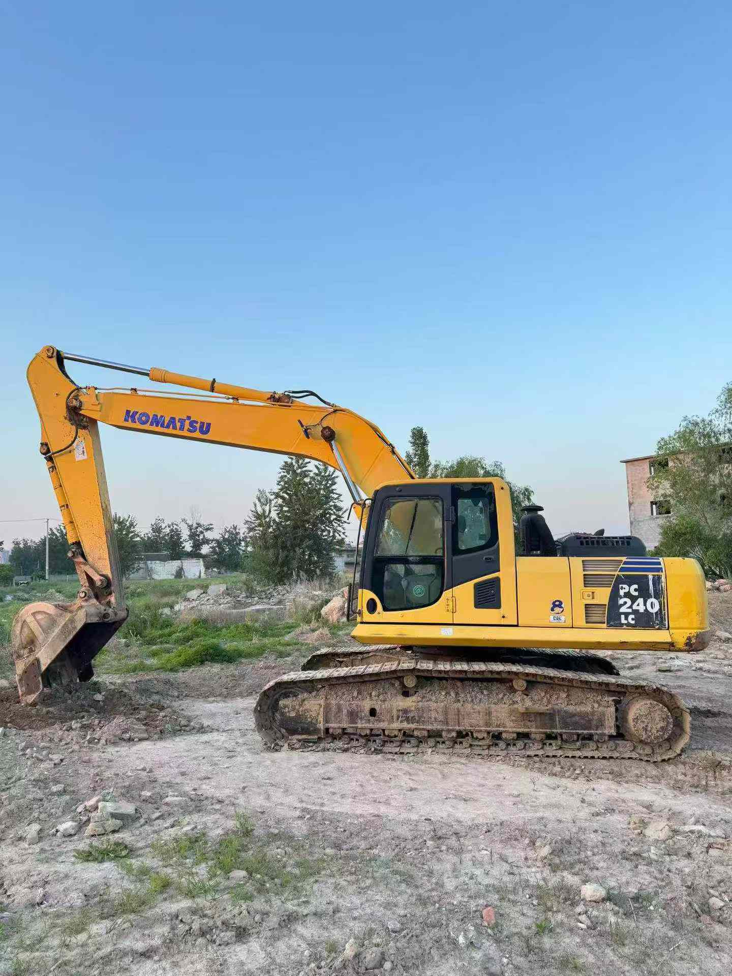 Buy Komatsu PC240-6 Used Excavator / 6