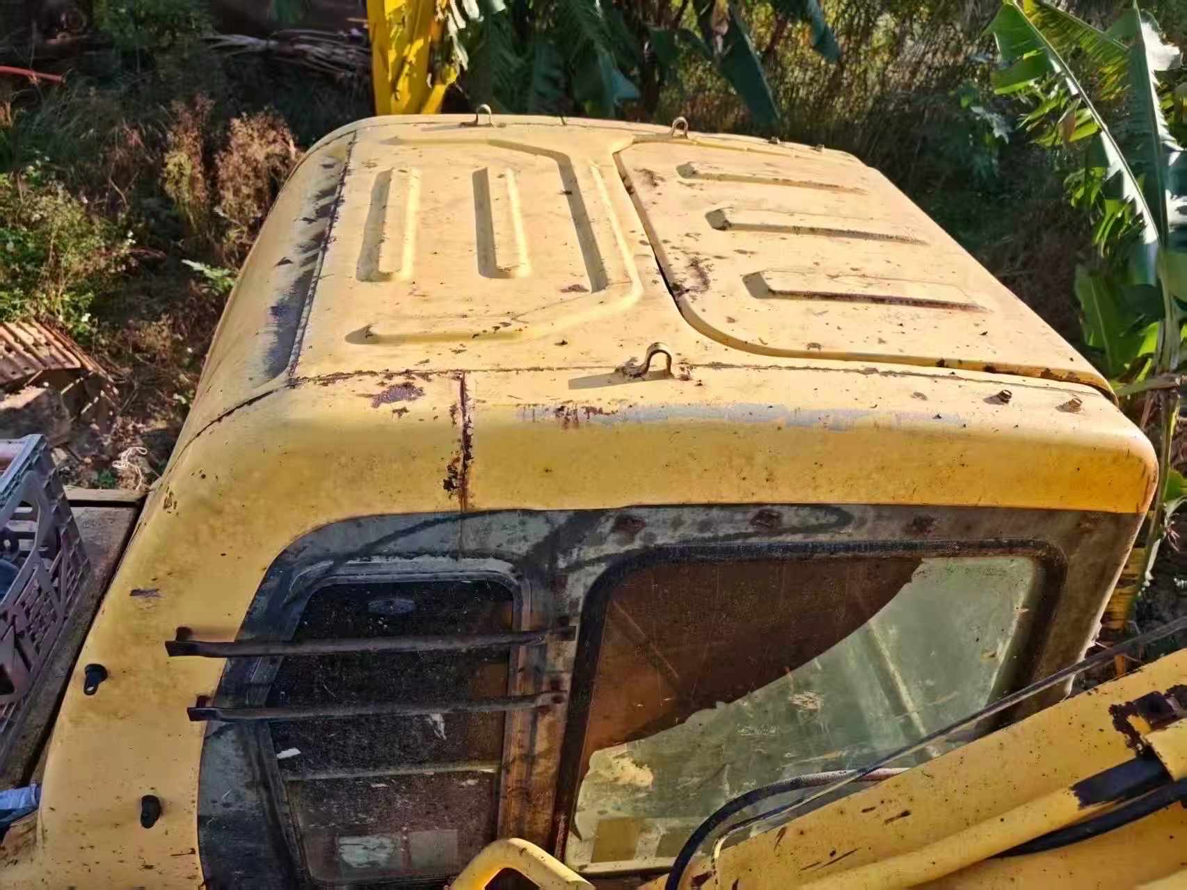 Buy Komatsu PC200-6 Used Excavator / 3