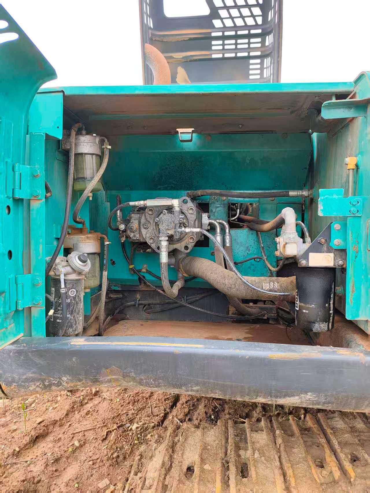 Buy Kobelco SK260 Used Excavator / 8