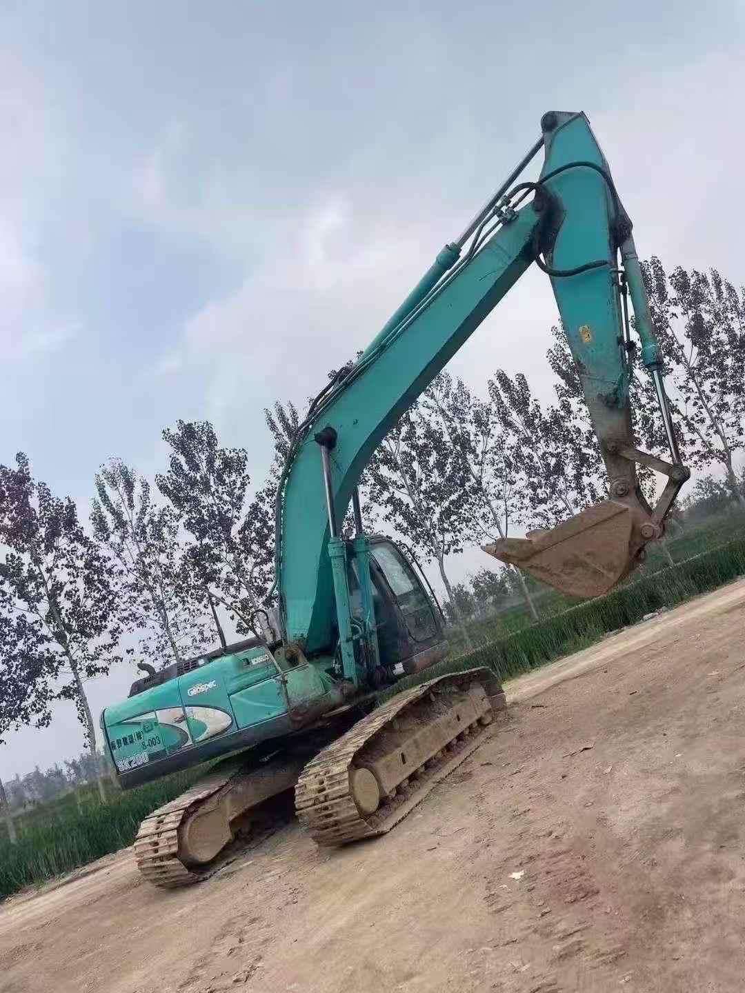 Buy Kobelco SK200-11 Used Excavator / 3